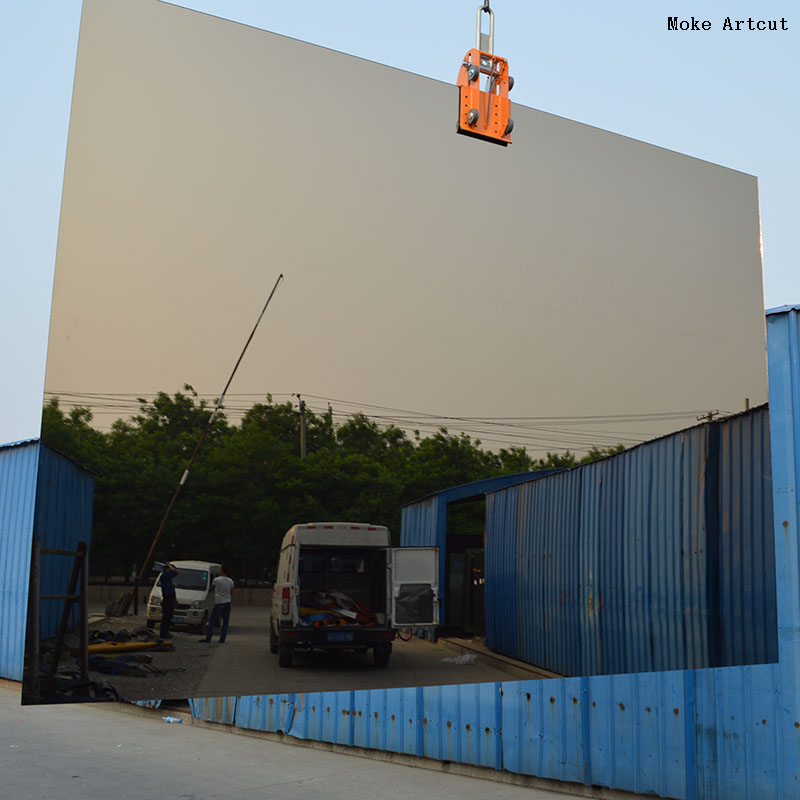 Glass Lifting Clamps Help Move Large Glass Panels (Cayman Clamp)